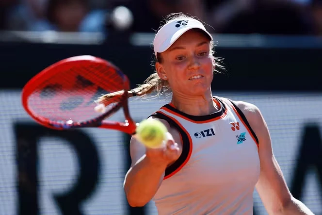 A Roland-Garros, l’élimination surprise d’Elena Rybakina, tête de série numéro 2, dès le deuxième tour