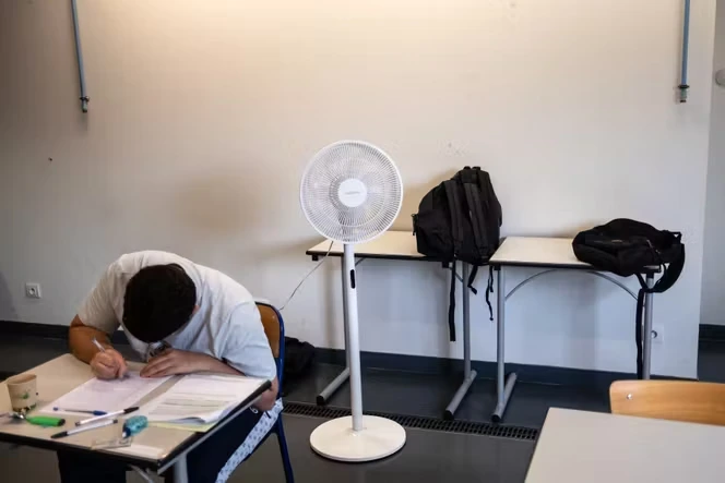 Avec la canicule, les établissements scolaires face à des températures intenables en classe : « Dans ces conditions, ça ne s’appelle plus faire cours »