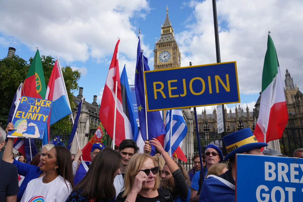 EU could fast-track Britain’s membership if UK decided to reverse Brexit