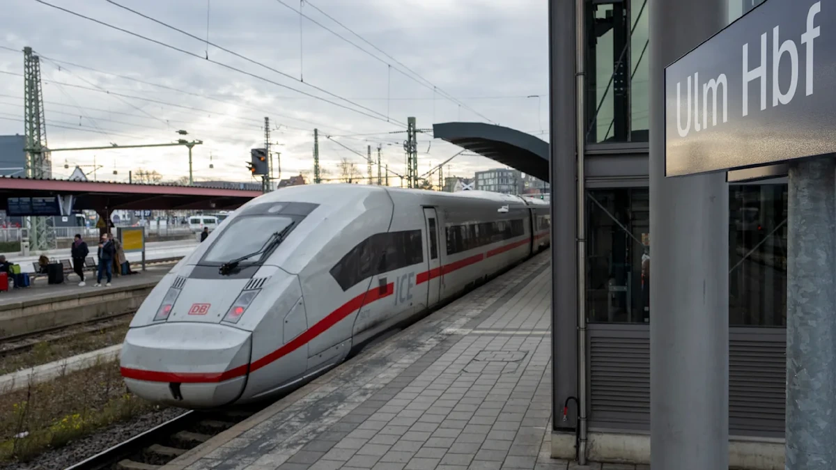 Verdächtiger Gegenstand im Zug: Polizei evakuiert ICE im Ulmer Hbf