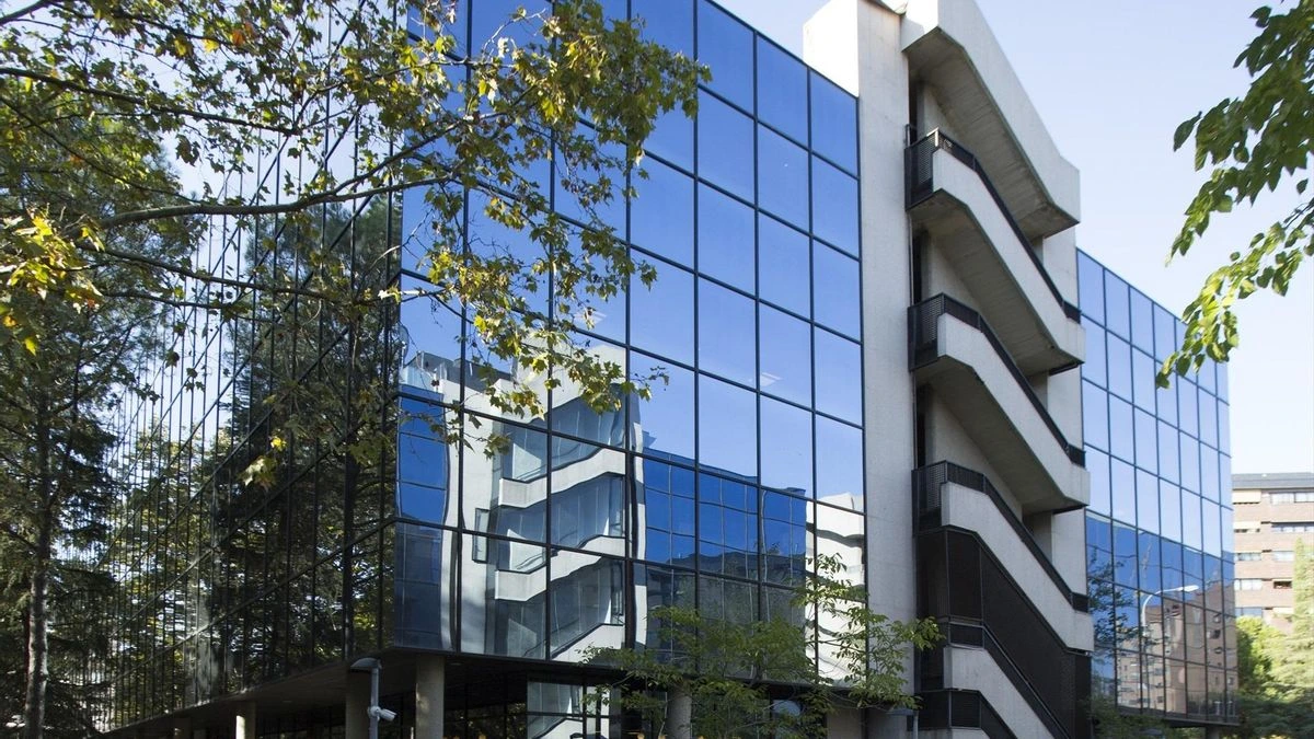 Servihabitat y Anticipa-Aliseda se llevan el último gran contrato de Sareb: 174 millones para deshacerse de 4.860 M