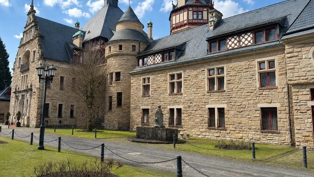 Unfassbarer Luxus: Was über die Schloss-Besitzer bekannt ist