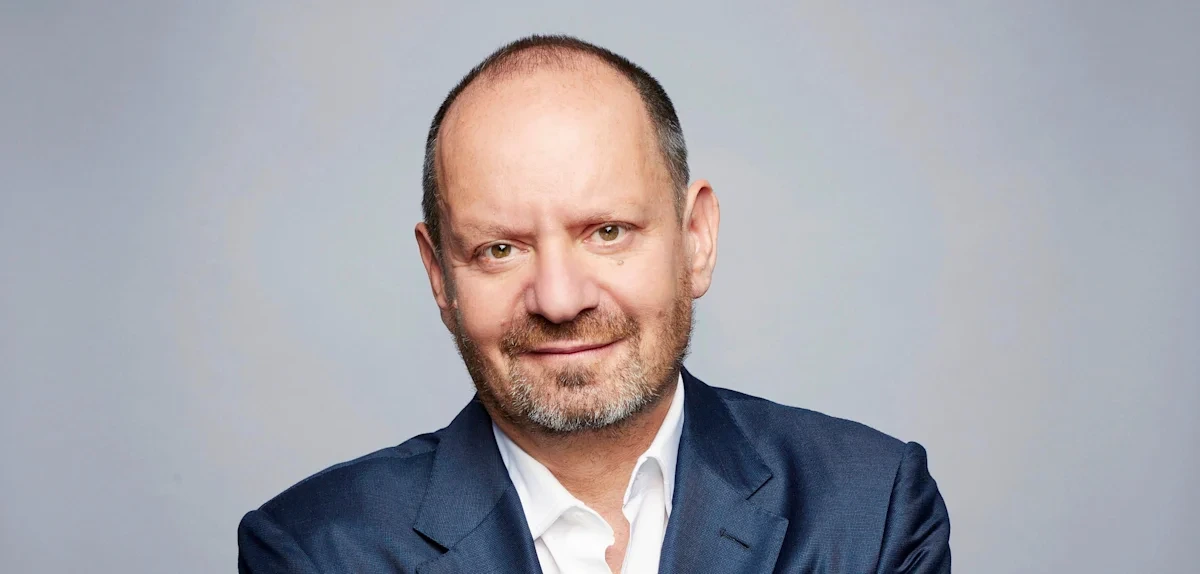 Die Welt braucht Juristen wie ihn, die nicht nur Akten fressen