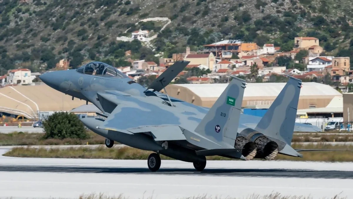 Spionageverdacht: Deutscher (56) an Militärflughafen auf Kreta festgenommen