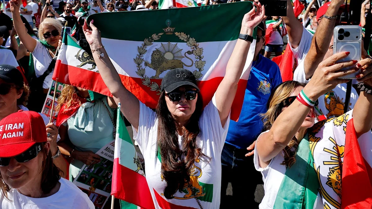 Ein Tag nach Trumps Deal-Knall: Anti-Mullah-Proteste bei Iran-Spiel in Los Angeles