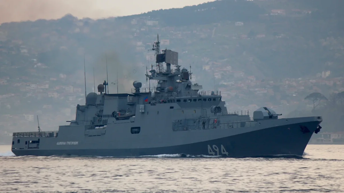 Im Ärmelkanal: Russisches Kriegsschiff feuert Schuss auf Jacht ab