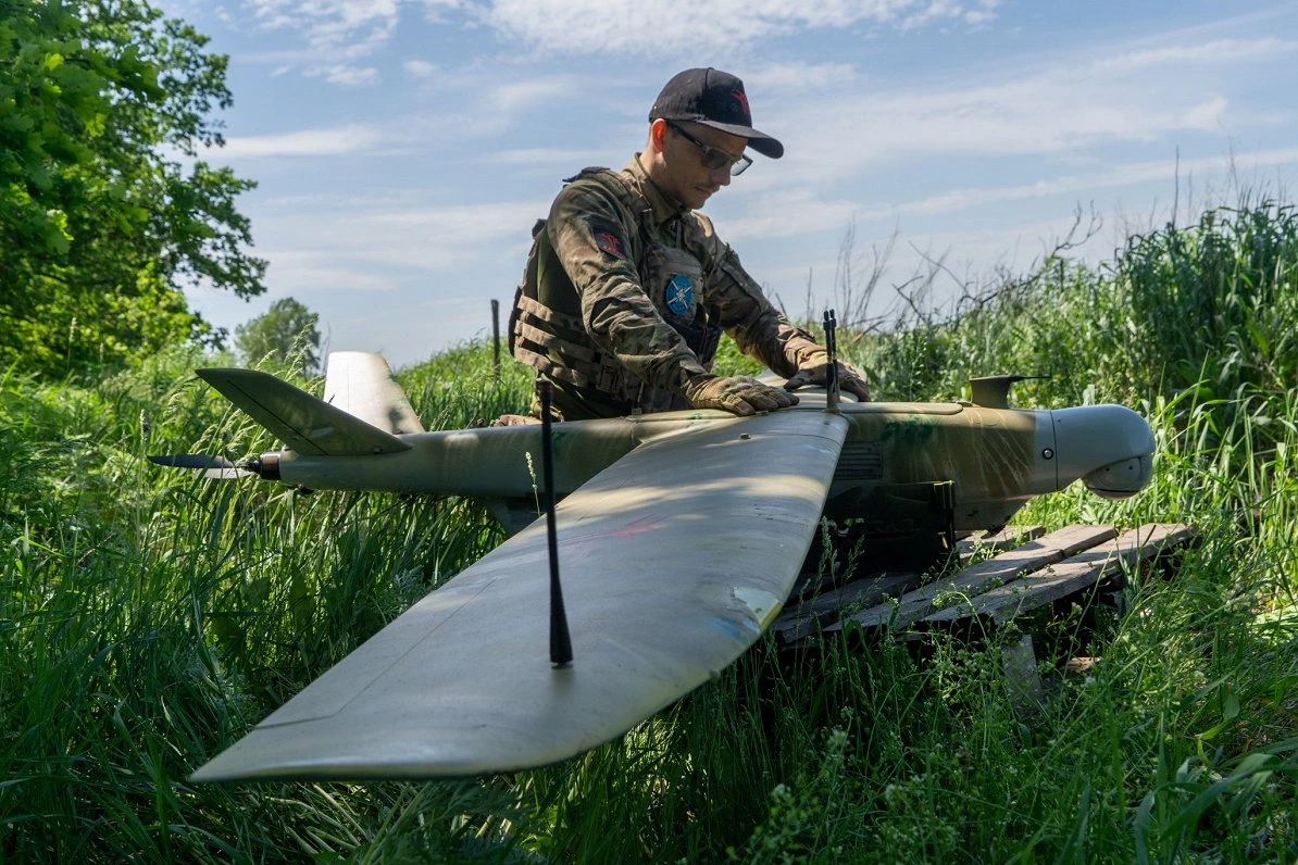 Нападение РФ на Украину: Киев системно бьет по логистике оккупантов — от крымских мостов до НПЗ в Тюмени