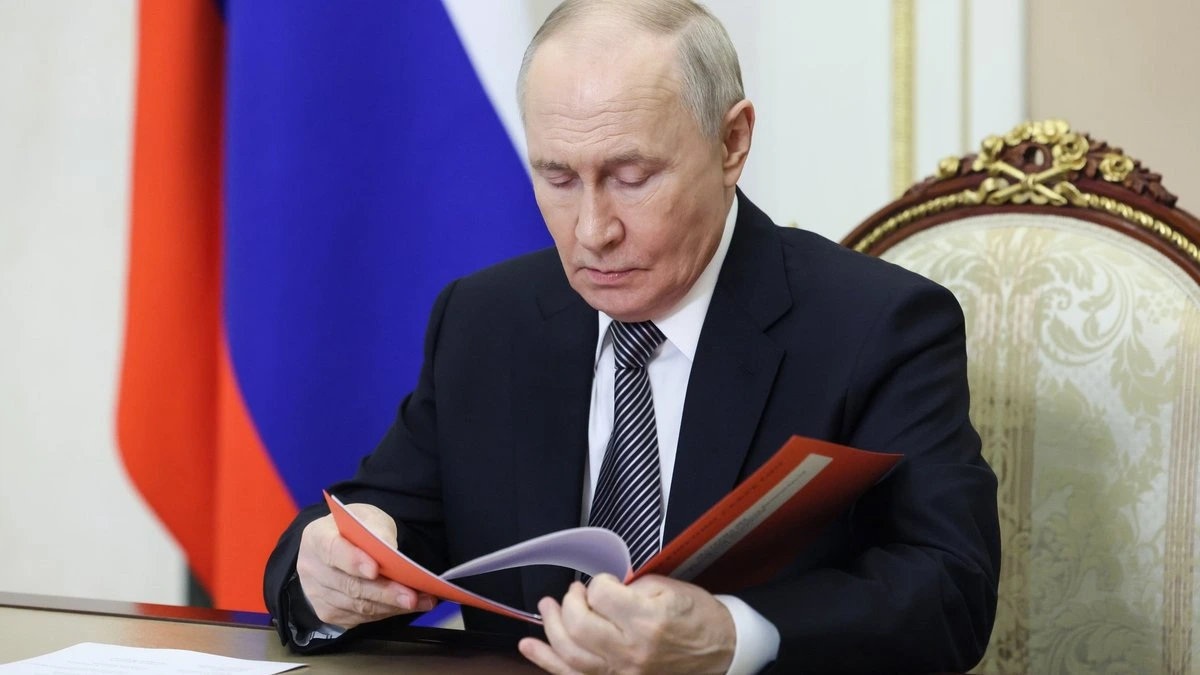 Путин подписал закон об аресте имущества уехавших россиян
