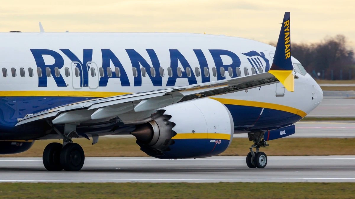 Инцидент во время полета из Лондона: самолет Ryanair сел, не долетев до конечной точки