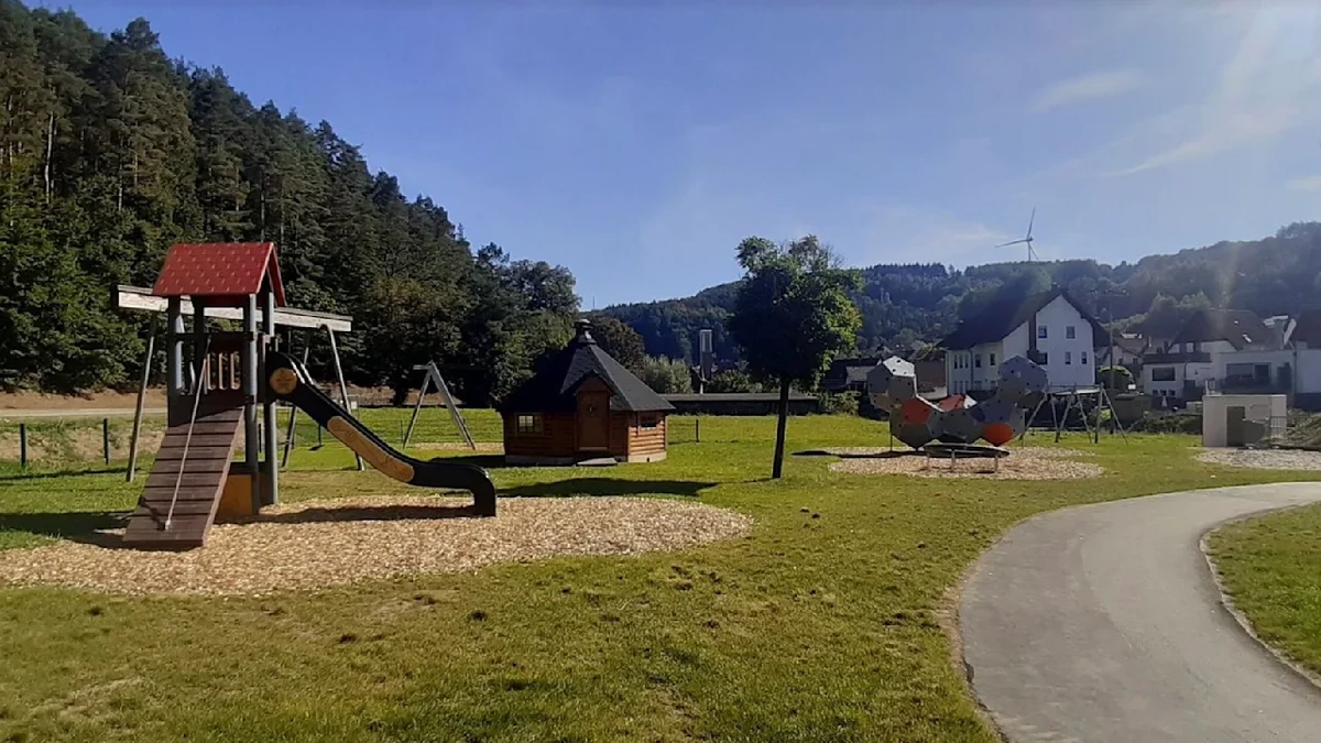 Vor den Augen der Kinder: Mann ersticht Ehefrau auf Spielplatz