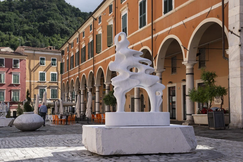Al via White Carrara, design in marmo 'anima' la città