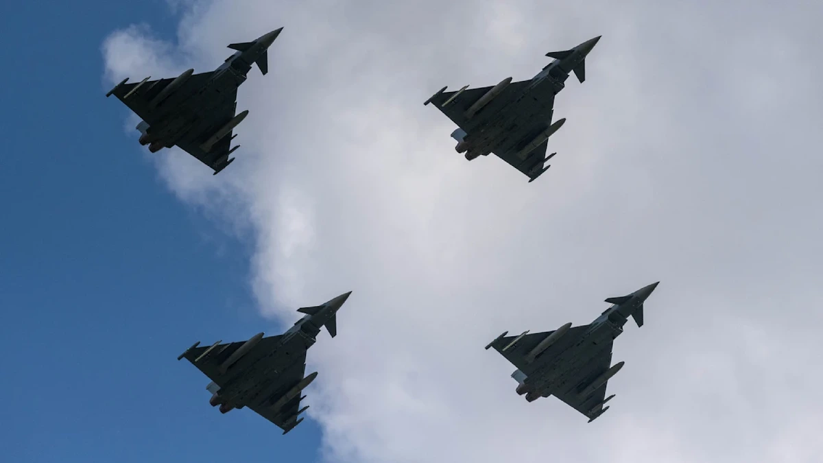 Berlin: Kampfjets donnerten über den Funkturm hinweg