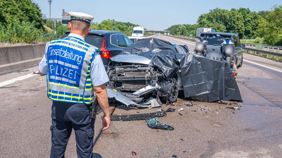 Unfall auf A5: Zwei Tote nach gefährlichem Manöver auf der Autobahn