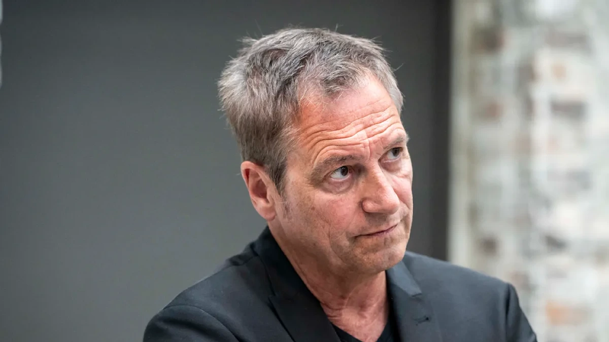 Dieter Nuhr: Über Gewalt gegen Frauen lustig gemacht? Er wehrt sich