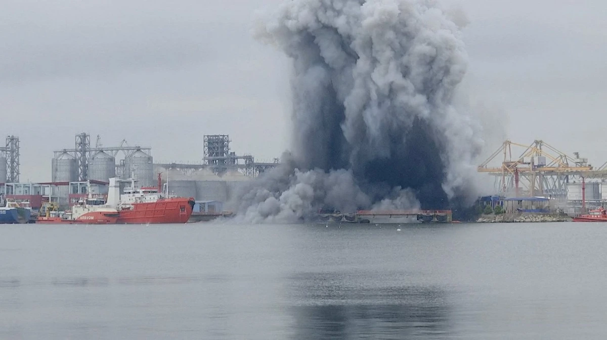 Нападение РФ на Украину: в Румынии взорвался морской дрон — эвакуирован порт