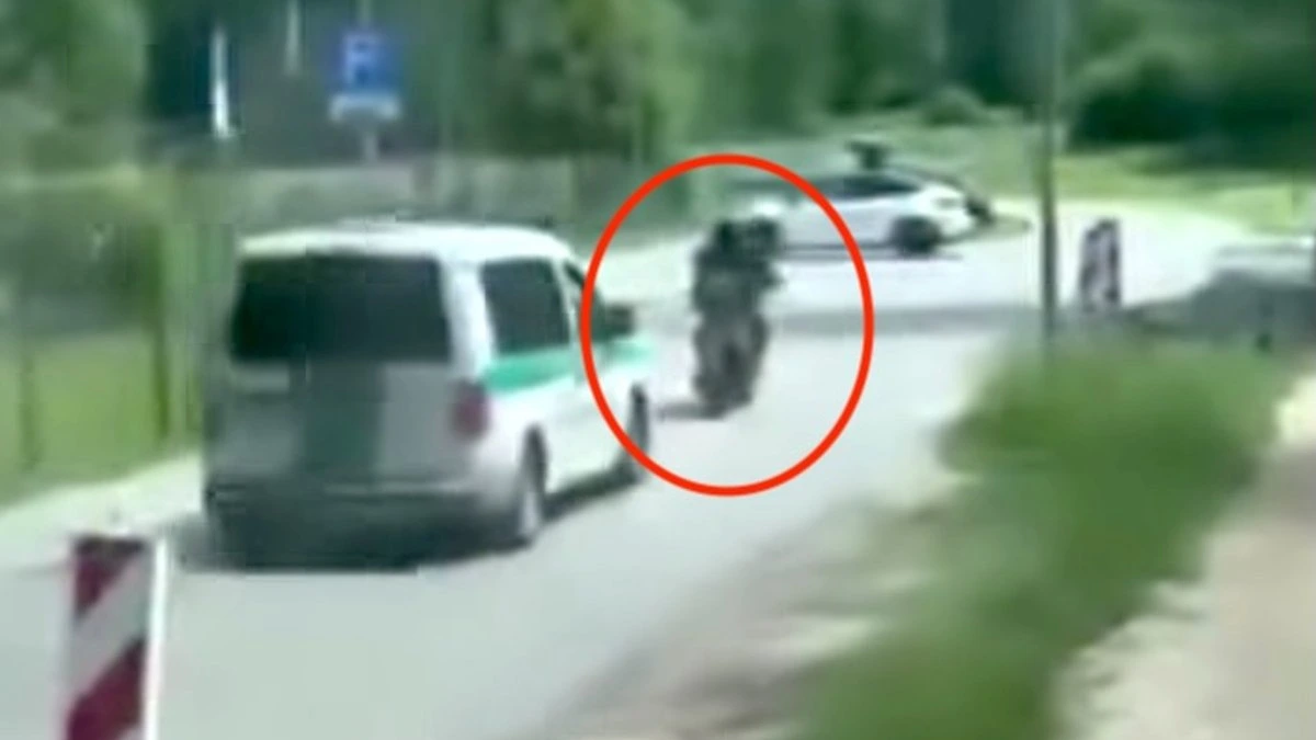 ВИДЕО: В Ропажском районе мотоциклист попытался скрыться от полиции