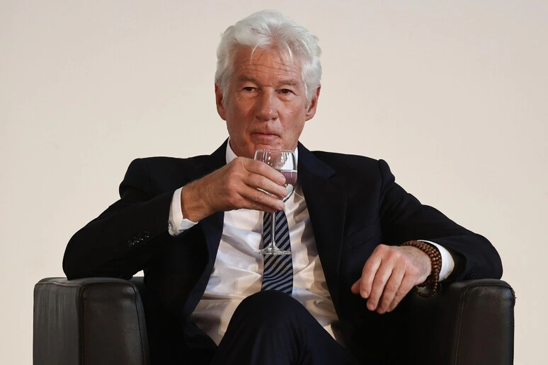 Richard Gere: 'Nell'Italia cristiana è illegale salvare i migranti'