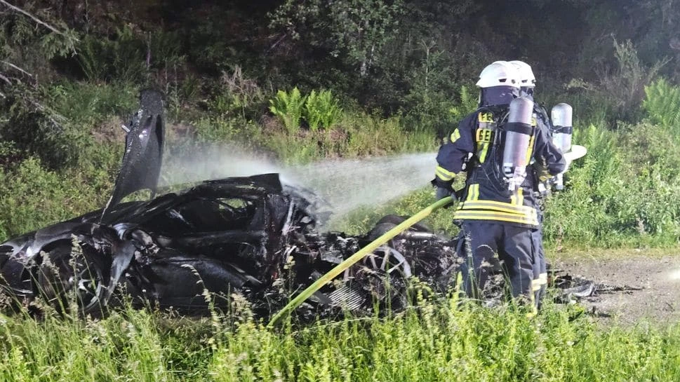 McLaren P1 in Flammen: Millionenschaden! Luxusauto verbrannt