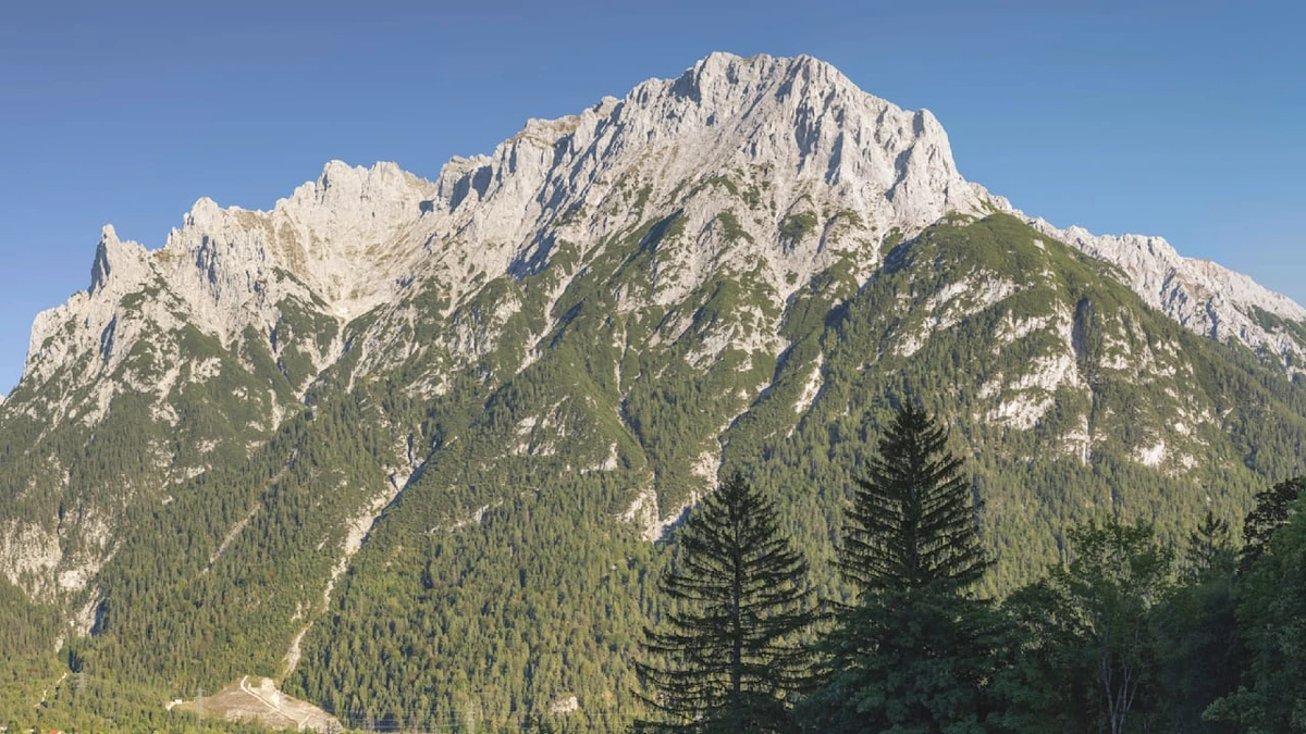 Kletterunfall in den Alpen: Mann (22) aus München stürzt 130 Meter in den Tod