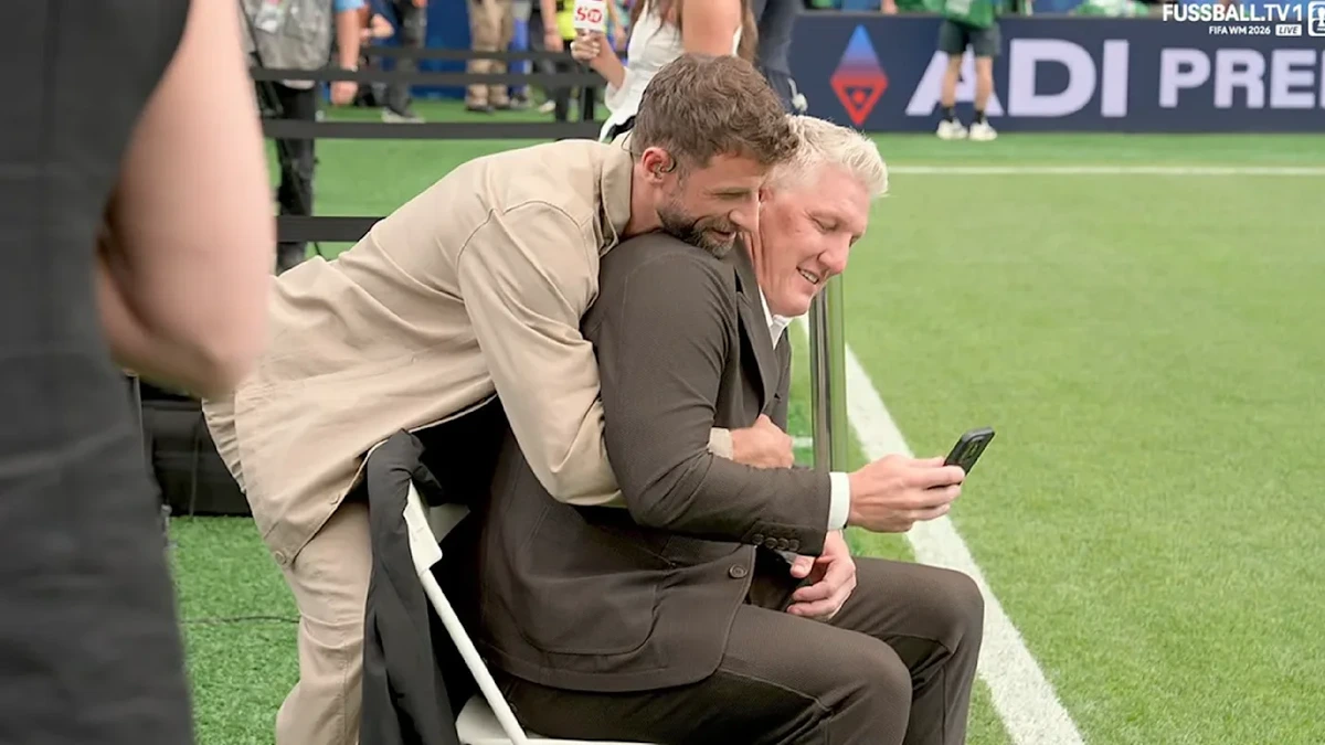 Müller und Schweini: Hier knuddeln unsere Weltmeister