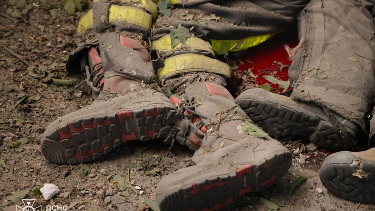 Feuerwehrleute sterben in der Ukraine bei Doppelschlag durch Russland