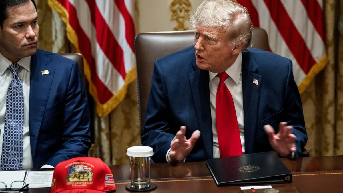 Дональд Трамп заявил, что в ближайшие часы Иран ждет новый мощный удар, и пообещал венесуэльский сценарий
