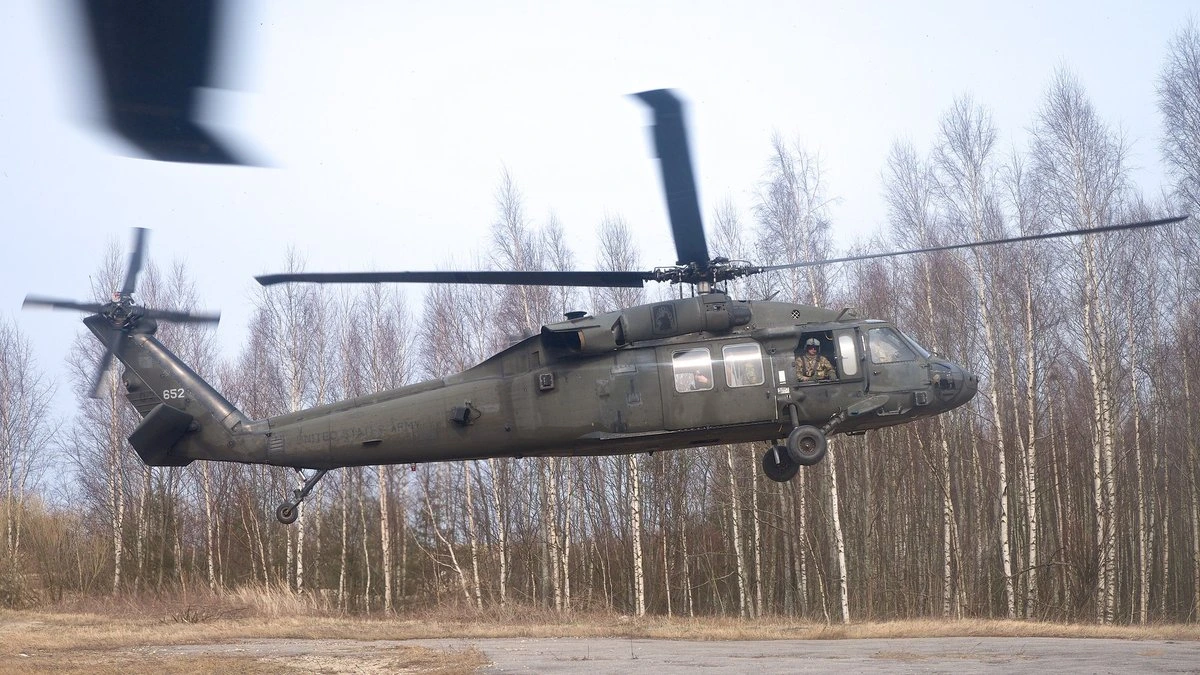 ВВС Литвы впервые провели стрельбы с вертолетов Black Hawk