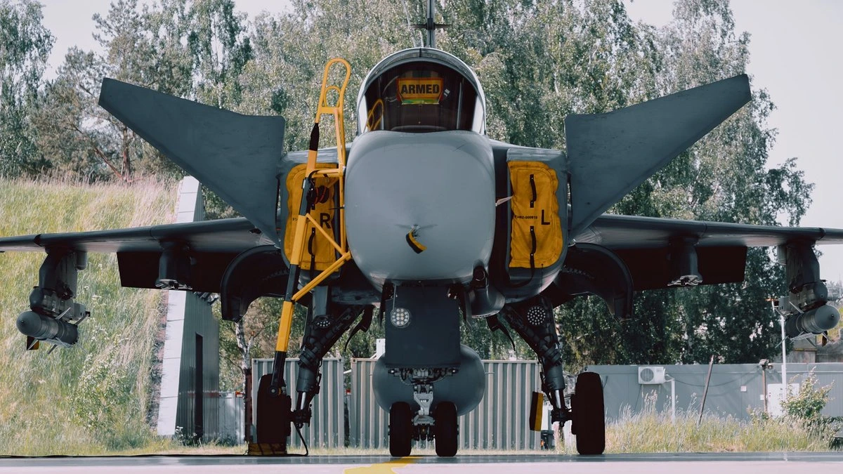 Робертс Расумс: Чего ожидать от "грифонов" — JAS-39 Gripen прибыли в Украину