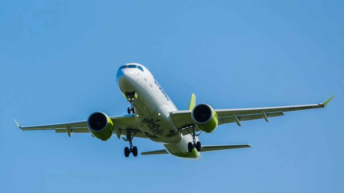Правительство на этой неделе рассмотрит новый бизнес-план airBaltic