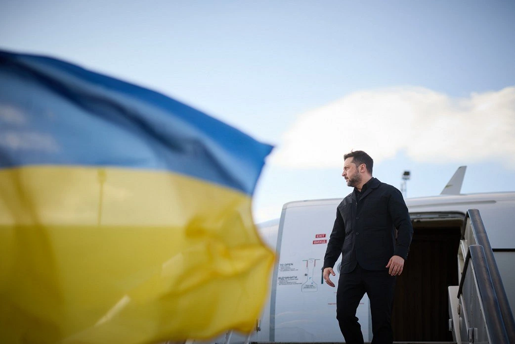 Нападение РФ на Украину: Зеленский прибыл в США; ВСУ ударили по комбинату в Удмуртии
