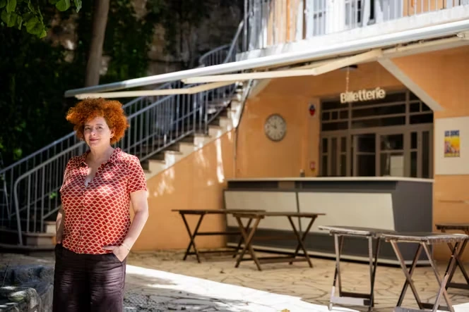 Festival « off » d’Avignon : les théâtres des Doms et du Train bleu cultivent leur ligne, et le public suit