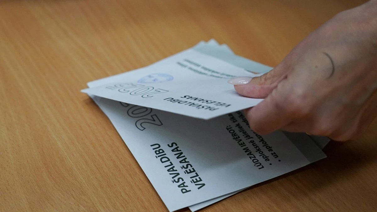 Почти 900 тысяч евро уже потратили партии на предвыборную агитацию