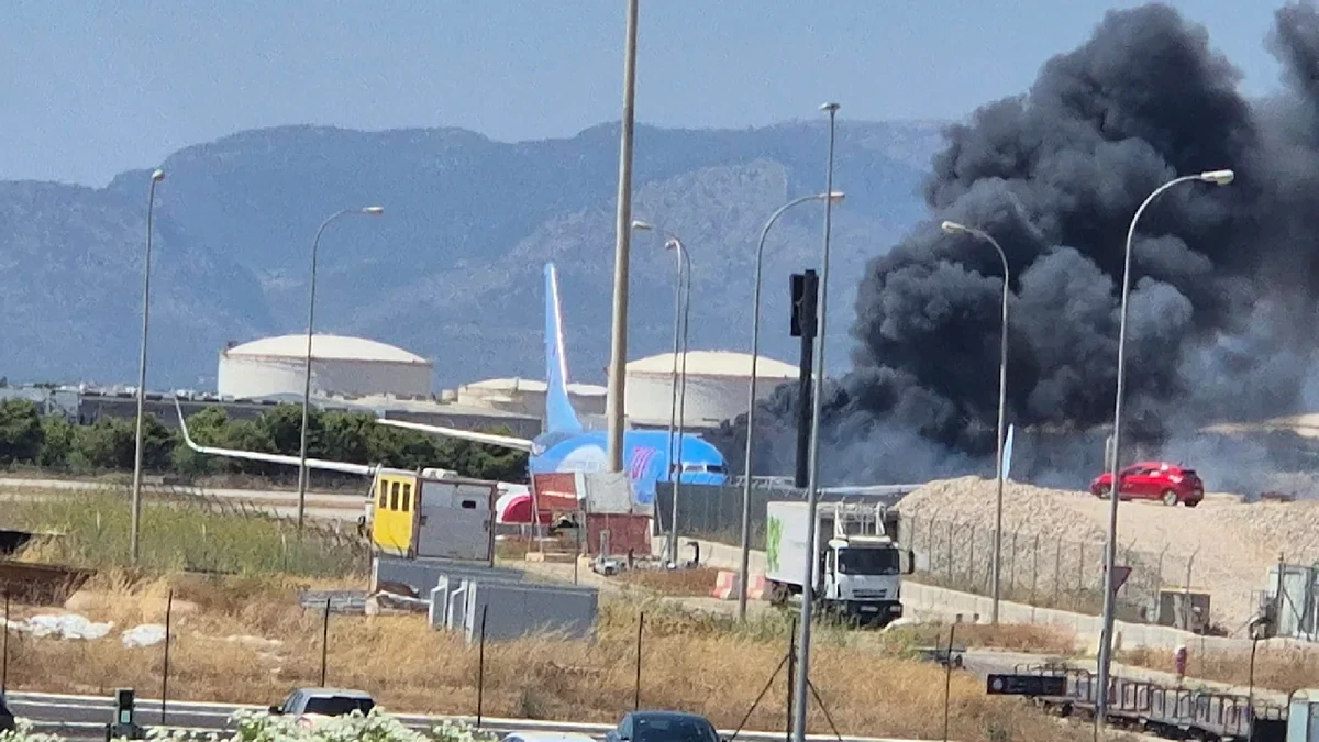 Großbrand nahe Mallorca-Flughafen: Feuer löst Alarm aus – das ist bisher bekannt