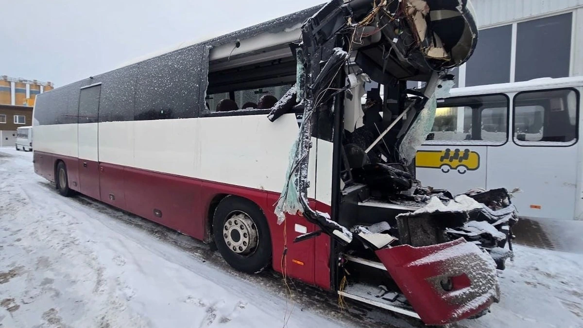 Серьезная авария под Добеле: потерпевшие требуют с гражданина Индии 150 000 тысяч евро компенсации