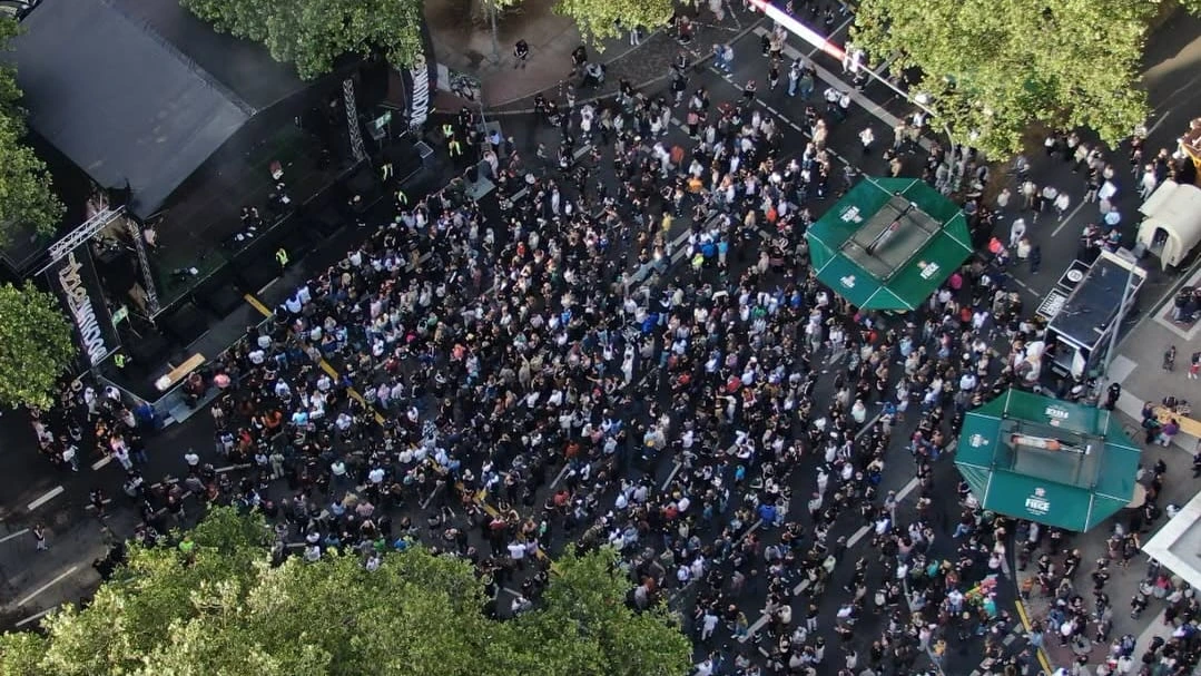 Bochum Total: Bandkollegin reanimiert Musiker auf der Bühne