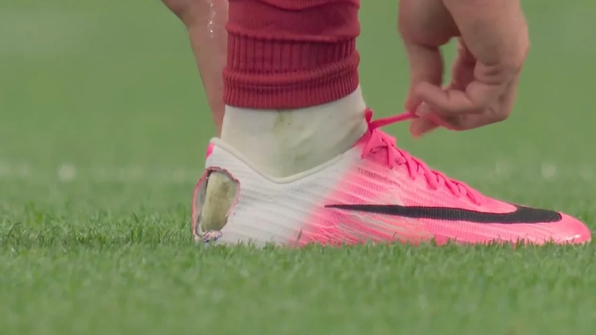 WM 2026: Warum spielt Portugal-Star Neto absichtlich mit kaputtem Schuh?