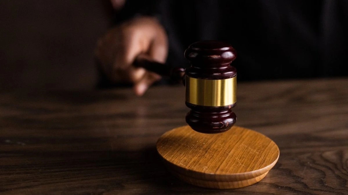 Суд приговорил мужчину к более чем 18 годам тюрьмы за жестокое убийство двух человек