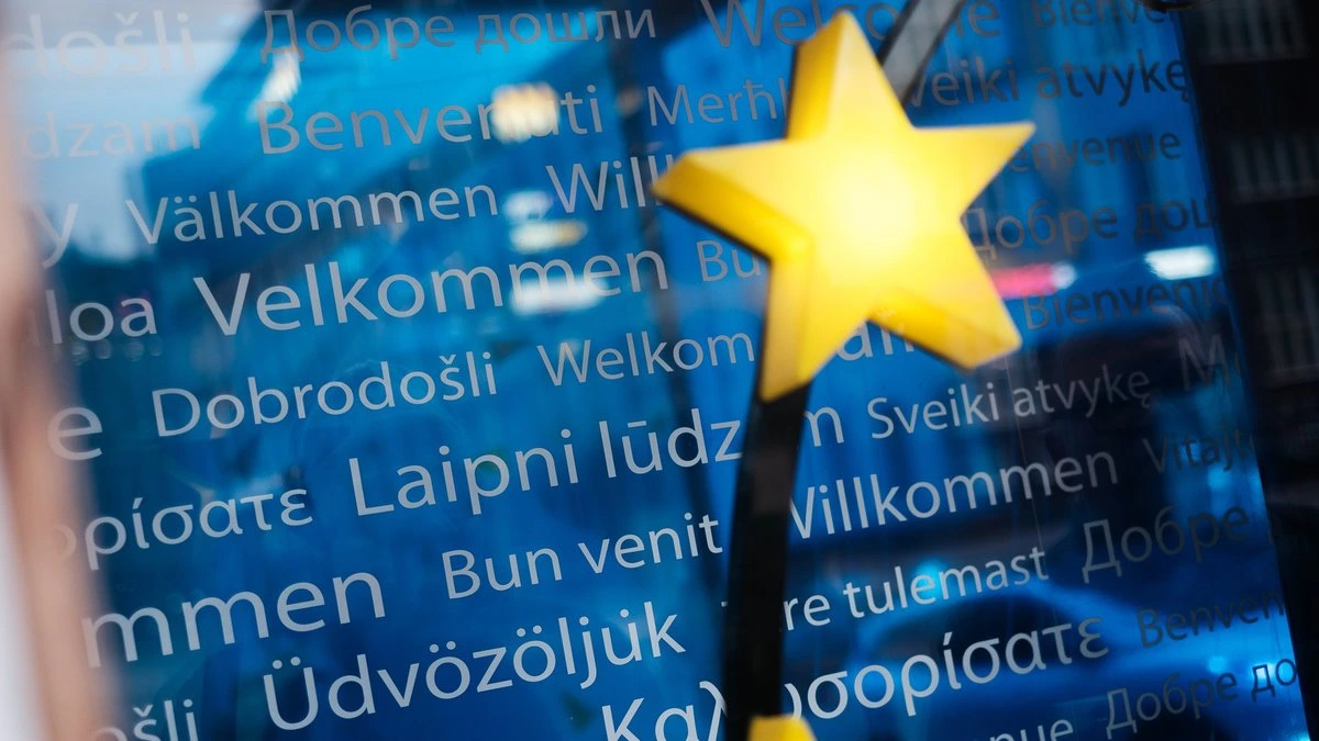СМИ: Венгрия блокирует переговоры о вступлении Украины в ЕС