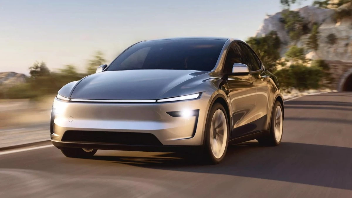 Tesla официально выходит на латвийский рынок