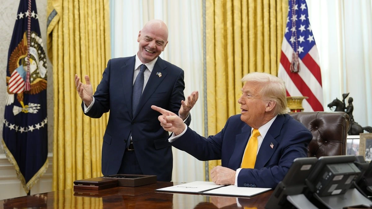 СМИ: Трамп трижды звонил Инфантино по дисквалификации игрока сборной США. УЕФА критикует отмену наказания