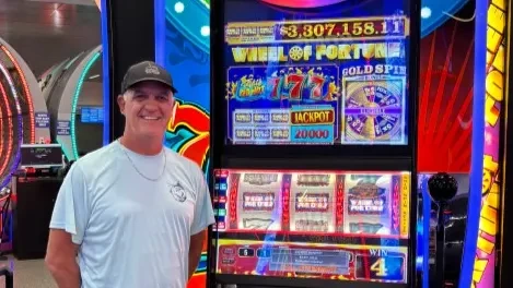 Er war auf Durchreise: Tourist knackt Millionen-Jackpot am Flughafen