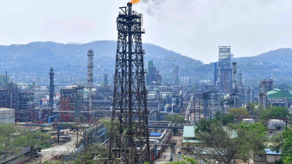 Россия импортирует бензин из Индии, сделанный из российской нефти — Financial Times
