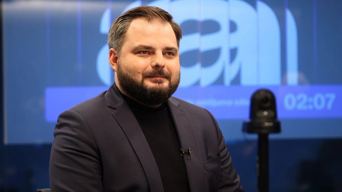 "Новое Единство" не поддержит инициативу оппозиции об отставке Домбравы
