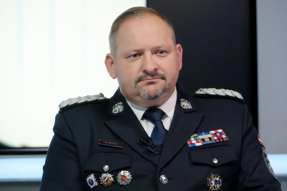 "Не считаю, что заслужил наказание!" Глава Госполиции Рукс о служебной проверке и критике полицейских