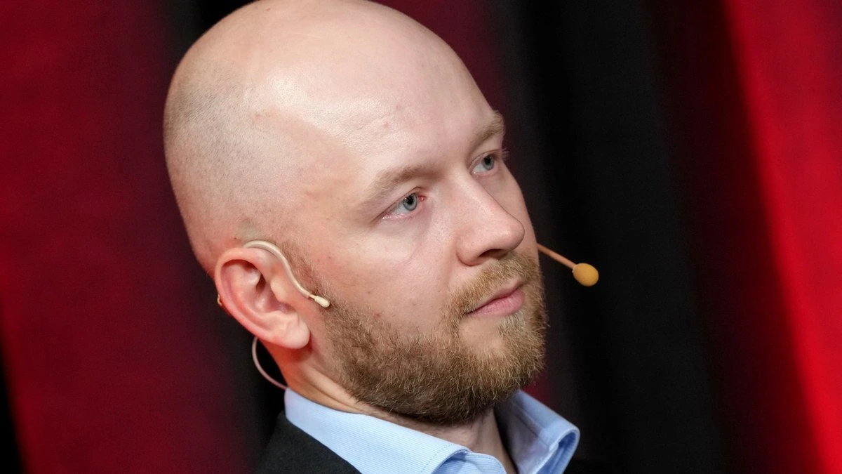 Шуваев: компенсации депутатов должны быть снижены или покрываться партиями