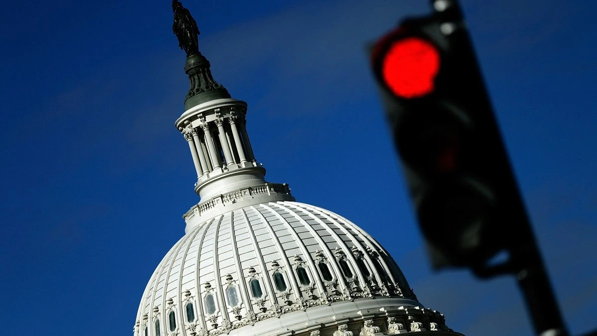 Сенат США принял закон об "адских санкциях" против РФ. И отдал контроль Трампу