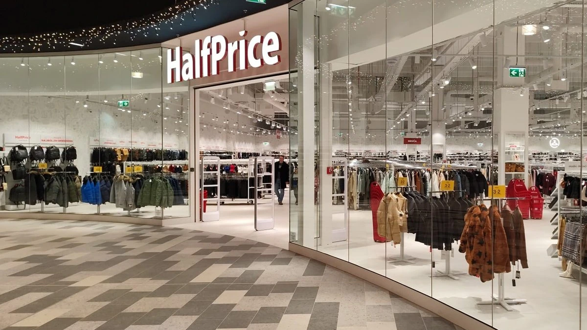 В Латвии откроется крупнейший магазин HalfPrice