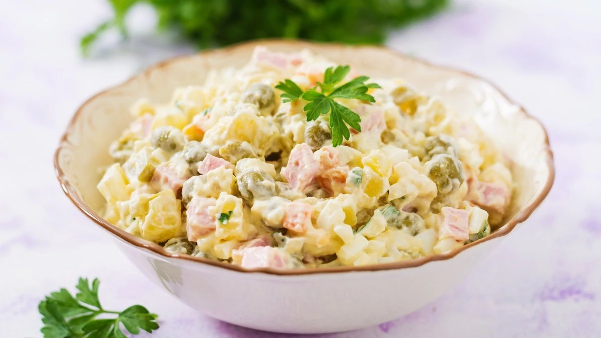Марис Зандерс: "мясной салат" и "шведский стол" в политике Латвии