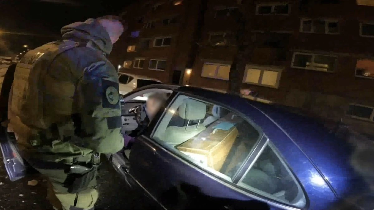 "Я не могу дышать!" Полиция Эстонии повалила на землю невиновного гражданина Латвии и обвинила его в провокации