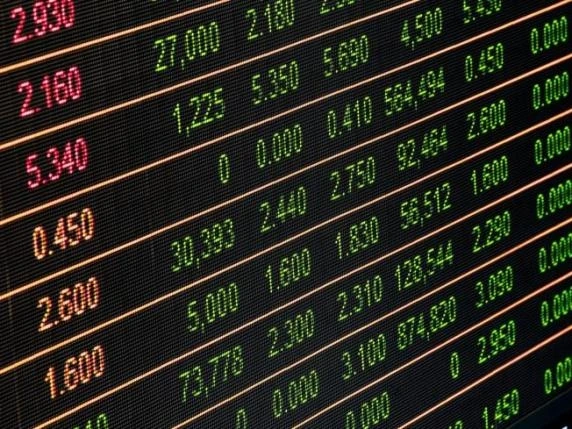 Borse e petrolio in diretta oggi 2 settembre | Listini asiatici in rosso, Europa verso avvio sofferto: il greggio continua la corsa oltre i 90 dollari